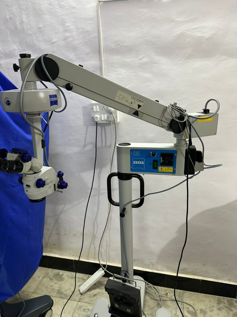 Pre-owned Operating Microscope